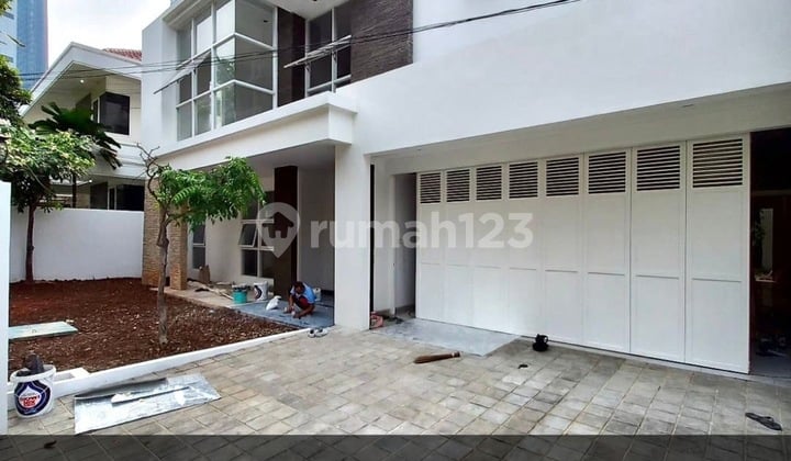 Disewakan Rumah Jalan Kaki Ke Area Perkantoran Minimal 2 Tahun