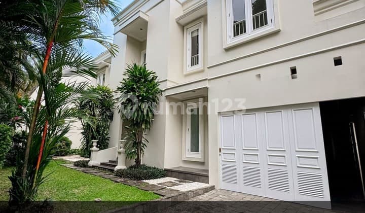 For Rent: House Facing Park, Very Suitable for Expatriates