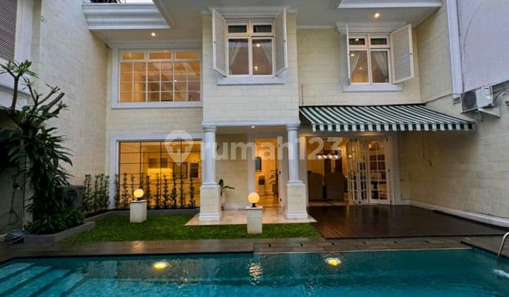 Rumah Luas Full Furnished Dekat dengan Jis