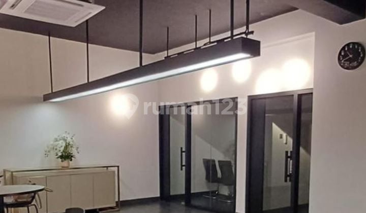 Lokasi Pingir Jalan Raya Cocok untuk Kantor dan Tempat Usaha