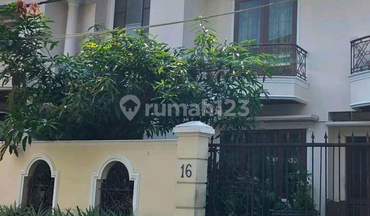 Dijual Rumah Luas Lingkungan Nyaman di Kawasan Premium Cipete