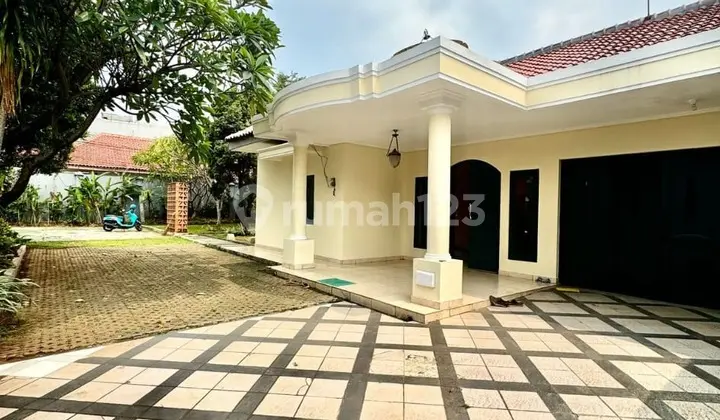 Rumah sewa cocok untuk kantor dan usaha cafe fatmawati