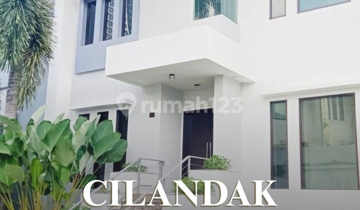 Disewakan Townhouse Mewah Cilandak 3 Lantai + Pool