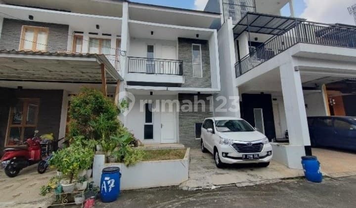 Dijual Cepat Rumah Bagus, 2 Lantai di Komplek Perumahan Bungur Residence Harjamukti Depok
