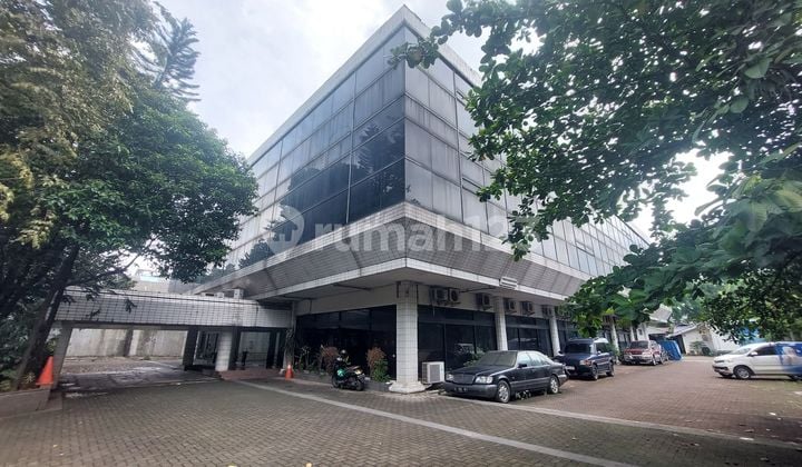 Perkantoran 3 Lantai Lokasi Pertigaan Ampera Tb Simatupang Cilandak Jakarta Selatan