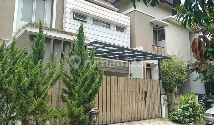 Dijual Cepat Rumah Bagus Tearawat SHM 2 Lantai di Komplek Puri Bintaro Sawah Baru Ciputat Tangerang Selatan