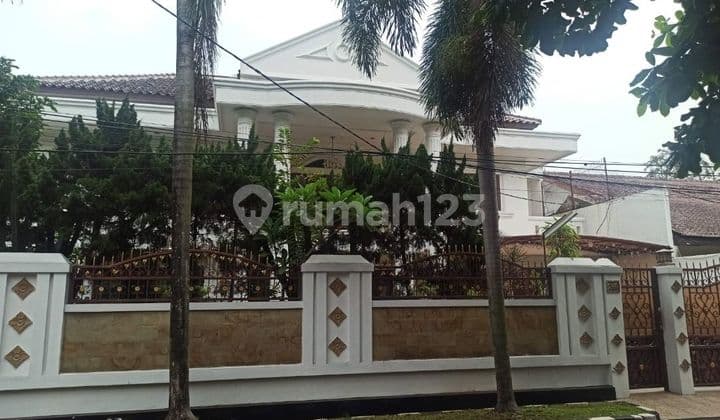 Dijual Cepat Rumah Mewah Murah Harga Bawah Pasar dengan Private Pool SHM di Komplek Perumahan Megapolitan Cinere Estate Cinere Kota Depok