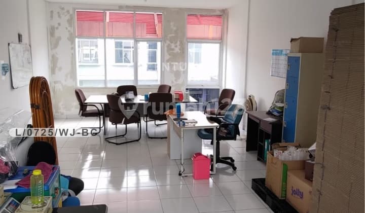 Ruko 2 Lantai Siap Pakai Lokasi Strategis di Derwati Mas Bandung