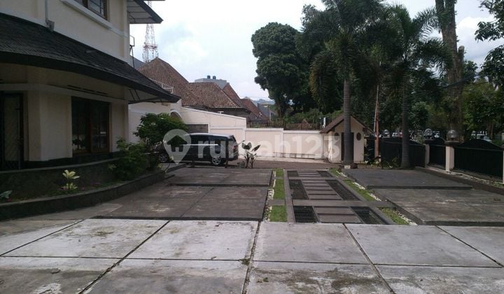 Di Jalan Citarum Bandung 2 Lantai Rumah Belanda