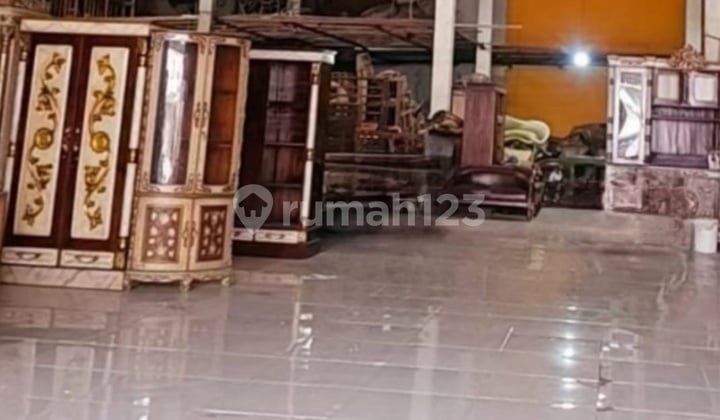 Rumah Usaha Raya Tambak Wedi