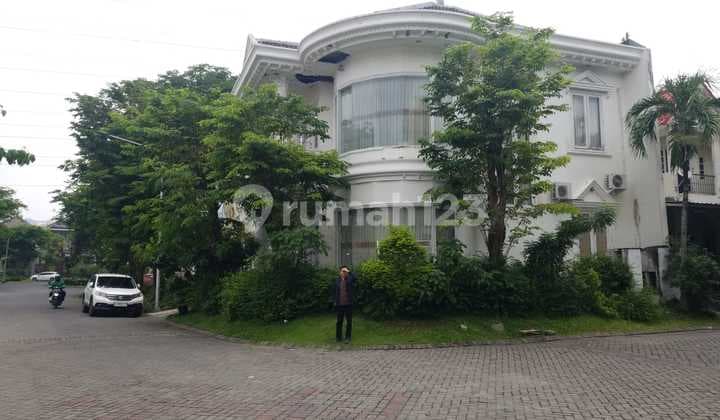 Rumah Villa Valensia