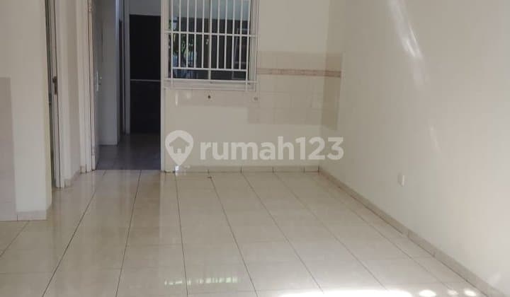 House in Graha Padma Strategic Location