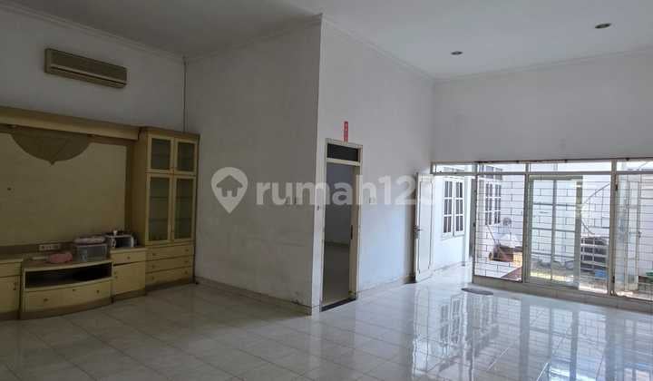 Rumah di Puri Anjasmoro Lokasi Strategis