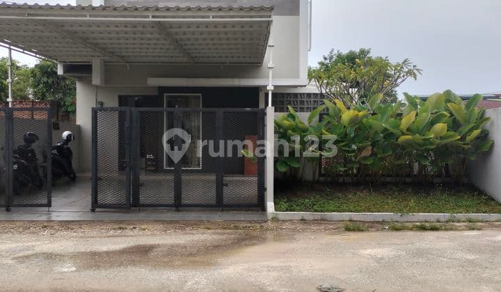 Rumah 2 Lantai Tengah Kota Jl.soekarno Hatta Shm