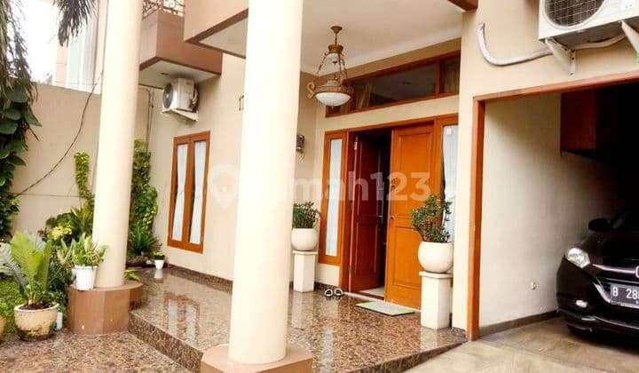 Rumah Bagus 2 Lantai Pos Pengumben Jakarta Barat