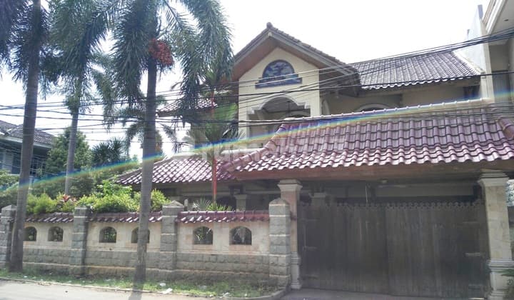 Rumsh Luas Hook.bagus Depan Taman Pondok Cibubur Depok Jabar