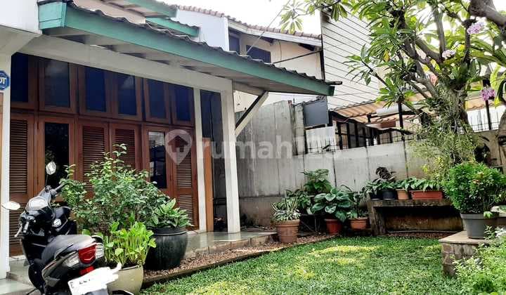 2-Storey House on Jalan Besar Puri Indah, West Jakarta