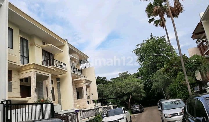 Luxury 3 1/2 Story House @ Green Garden Residence West Jakarta