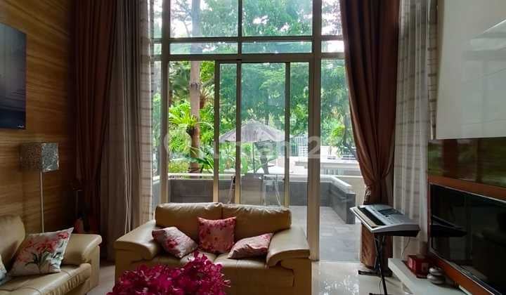 Private, Exclusive Furnished Townhouse di Jalan Panjang, Jakarta Barat