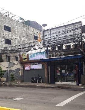 Ruko 1,5 Lantai di Jalan Hayam Wuruk, Lokasi Strategis