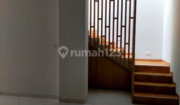 Nice House, Renovated in Prima Indah, Jelambar.