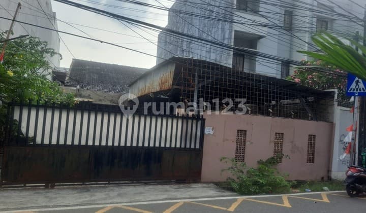 Dijual rumah tua hitung tanah cocok buat kost2an,