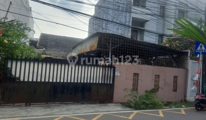 Dijual rumah tua hitung tanah cocok buat kost2an,