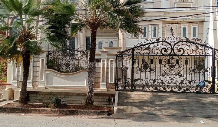 Rumah 2,5 Lantai Di Green Garden,jakarta Barat,bagus Dan Mewah,tidak Banjir,jalanan Lebar