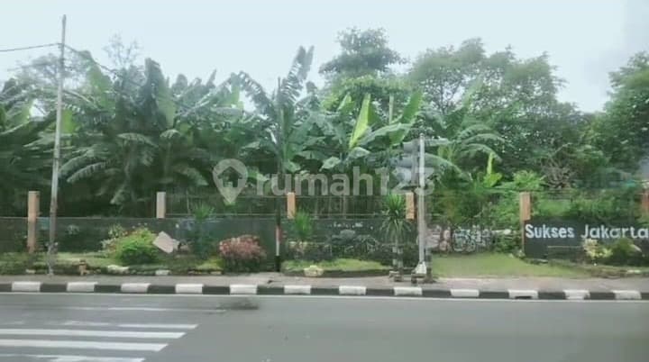 Tanah hook 1677 m2 di perempatan lampu merah Jln Panjang,lokasi strategis