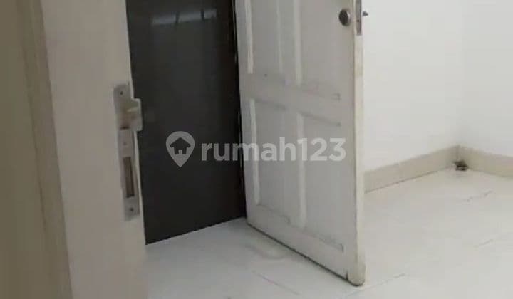 Rumah 2 Lantai Bersih Siap Huni