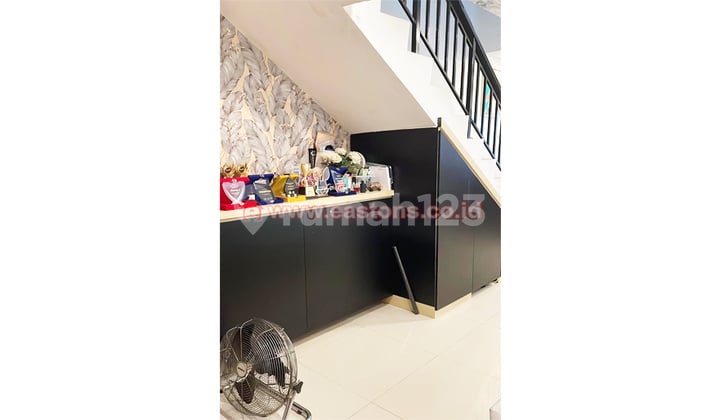 Rumah Bagus Unfurnished SHM Taman Surya, Jakarta Barat