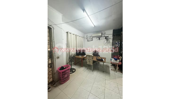 Dijual Rumah Boulevard 2 Lantai SHM di Taman Surya, Jakarta Barat