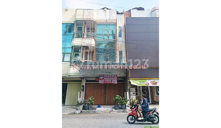Strategic Shophouse for Rent at Taman Palem, Suitable for Business