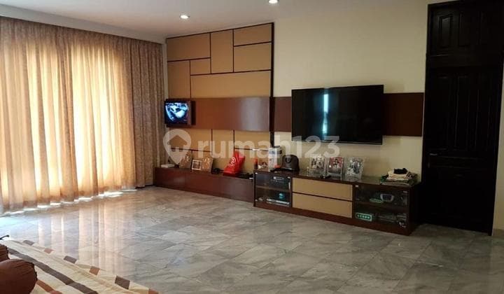 Dijual Cepat Rumah Super Mewah Harga Miring di Green Garden Nyaman Seperti Villa Jarang Ada! & Bebas Banjir!!! Fasilitas Lengkap SHM Hub Kami Sekarang!