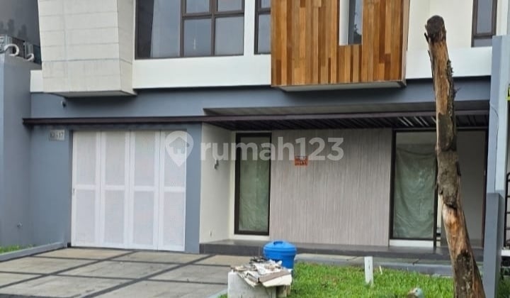 Dijual Cepat Rumah Mewah Minimalis di Tengah Pusat Kota Bsd