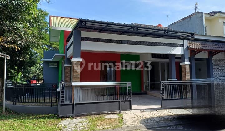 Rumah asri posisi hoek di premium cluster Citra Raya Tangerang