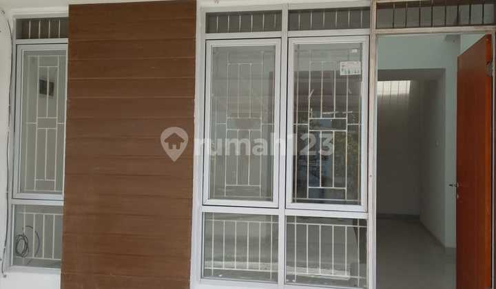 Rumah Bagus Depan Taman Siap Huni Strategis di Citra Maja