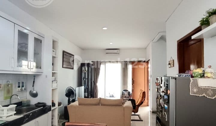 Rumah Siap Huni Hadap Timur Dalam Cluster Di Jakarta Selatan