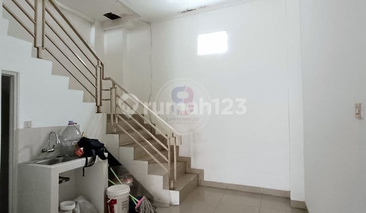 Ruko 3 Lantai Sewa Jual Lokasi Strategis Pinggir Jalan Raya Dekat Pasar Ciputat