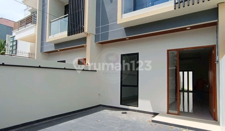 Brand New House in DKI Meruya Plot, West Jakarta