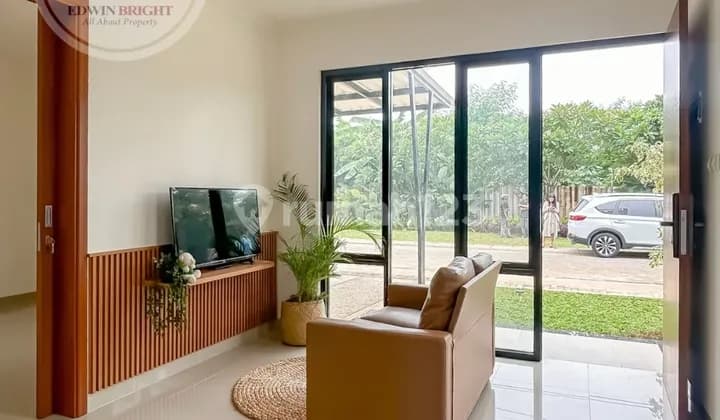 New House Corner Position with Clubhouse Facilities Near South Jakarta