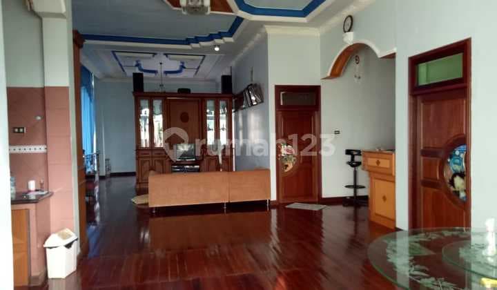 House on Jl. DI Panjaitan, South Pontianak, West Kalimantan. Land area 350m², building area 400m², 2.5 floors.