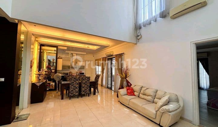 For Sale Olivia Alam Sutera House. Two-Lane Boulevard and In Front of Park. Land Area 367m², Approximately 14 X 25 Dimensions, Building Area 300m² (Renovated 2nd Floor Room). 4 Bedrooms + 1. 3 Bathrooms + 1 Storage, 1 Garage + Carport Fits 2 Cars. South Facing. Fronting Park. Sh