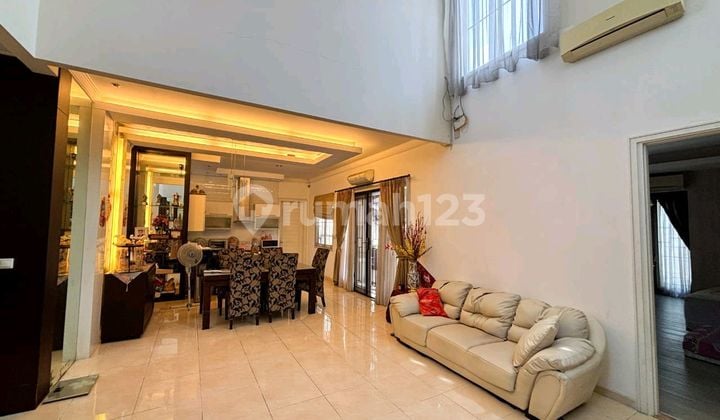 Dijual Rumah Olivia Alam Sutera. Boulevard 2 Jalur Dan Depan Taman. Luas Tanah 367m², Kurang Lebih Dimensi 14 X 25, Ada Luas Bangunan 300m² ( Ada Renovasi Kamar Lt 2 ). Kt 4 + 1. Km 3 + 1gudang 1garasi+ Carport Bisa 2 Mobil. Hadap Selatan. Depan Taman. Sh