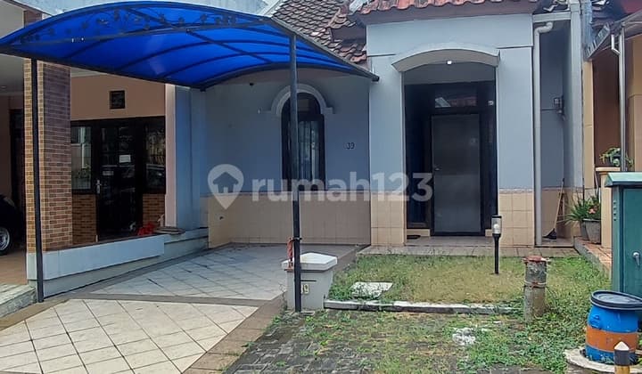 Dijual Rumah Cluster Sutera Jelita. Lt 102m² (6x17). Lb 56m². Kt 2. Km 1. Carport 1. Shm. Hadap Selatan.