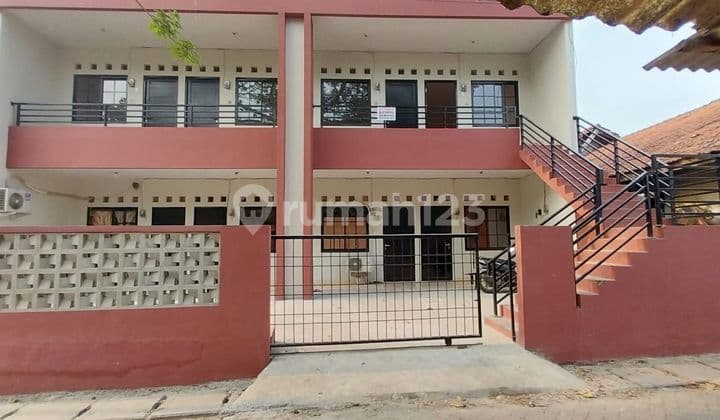 Rumah Kontrakan 2 Lantai, 8 Pintu, Rp. 1.8M (nego)