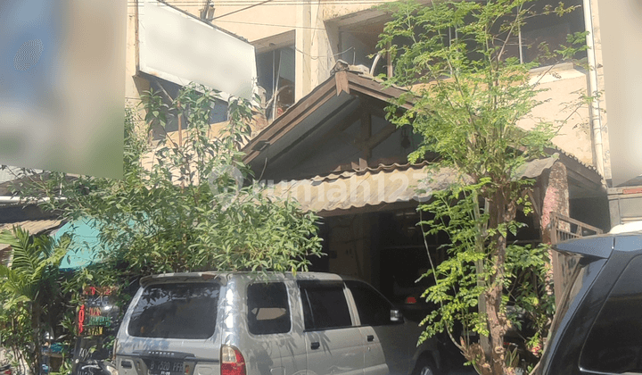 3-Story Shophouse 100m from Hayam Wuruk, Gajah Mada Plaza Central Jakarta