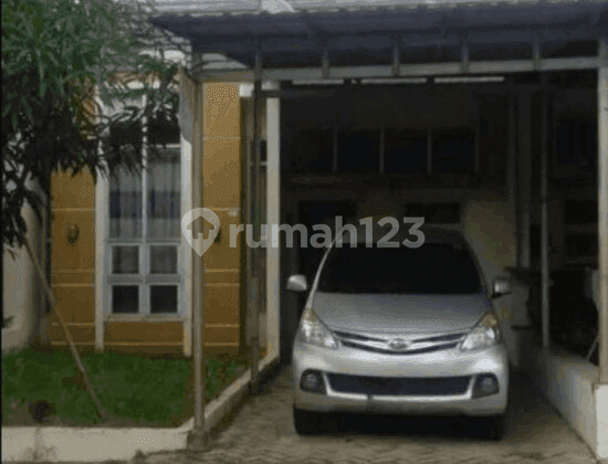 Prompt Sale: House in West Krawang, Grand Tuparev