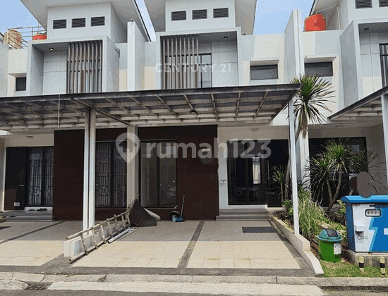 Minimalist Mezzanine House in Shinano Cluster JGC East Jakarta