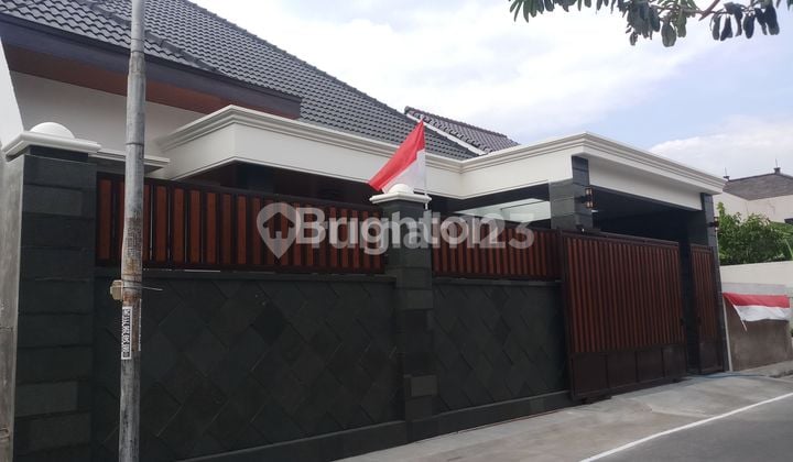 RUMAH MEWAH BARU TENGAH KOTA MANAHAN SOLO